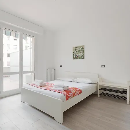 Milan-corso Lodi Cosy With Small Terrace Apartamento *