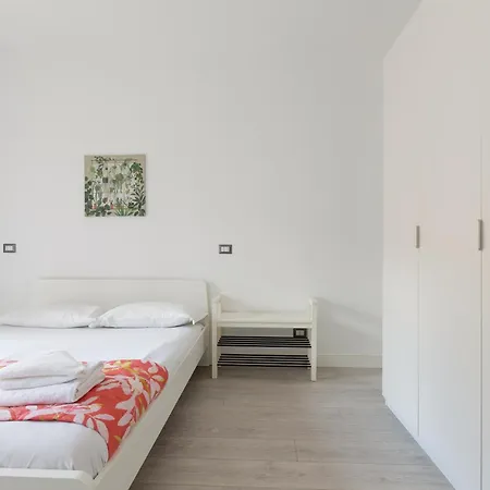 Apartamento Milan-corso Lodi Cosy With Small Terrace